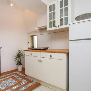 Comfortable In Old Town Apartman